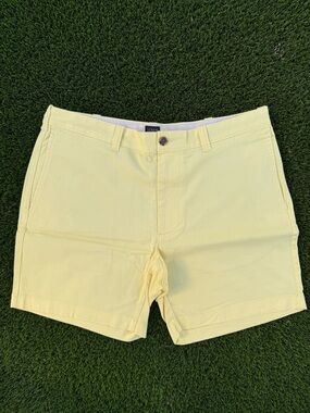 J. Crew Men's Flat Front Chino Shorts in Pale Yellow